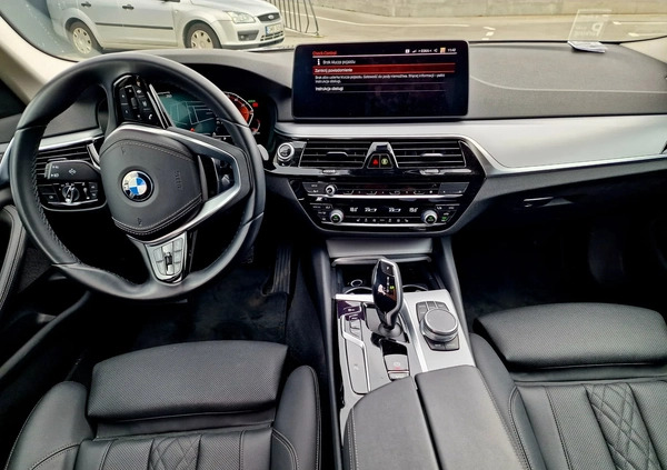 BMW Seria 5 cena 159900 przebieg: 29000, rok produkcji 2021 z Gdańsk małe 121